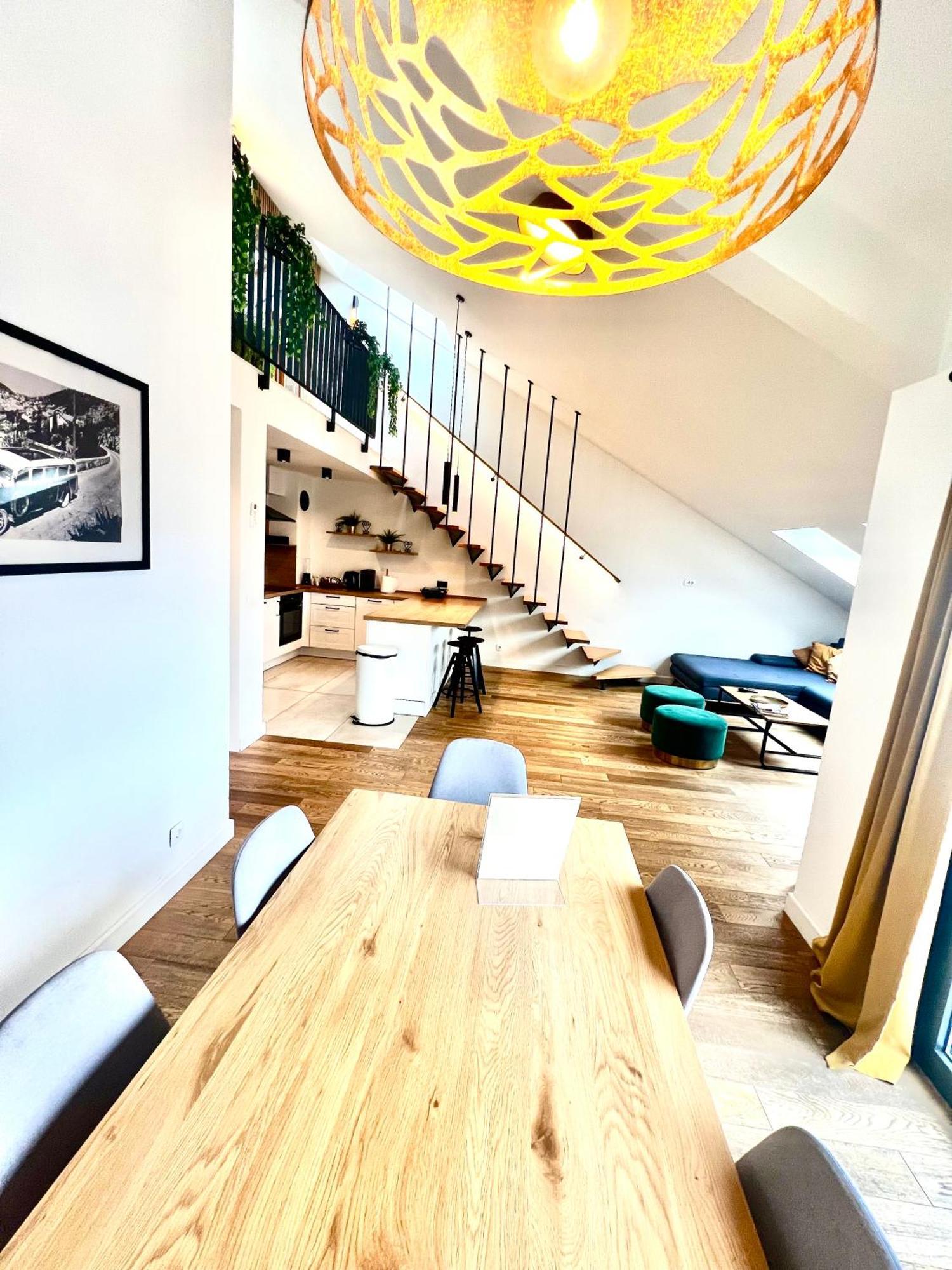 Aria & Apartment